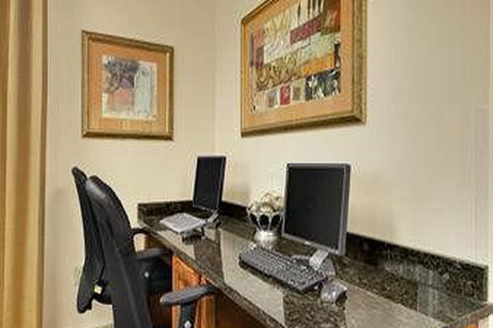 Hotel Super 8 At Valdosta Mall