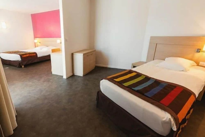 Esatitude Hotel
