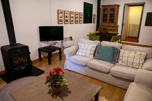 Layos Hostel - Camp