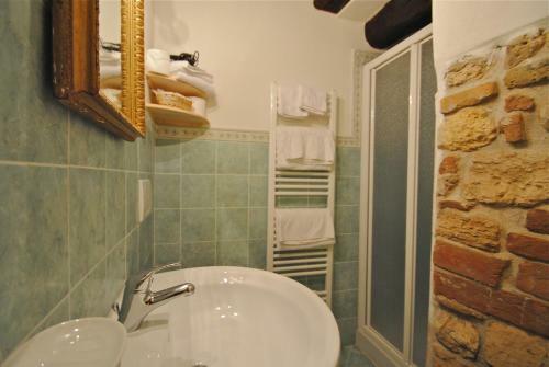 Torre Sangiovanni B&B E Ristorante