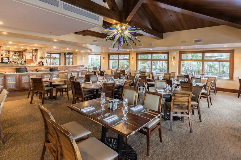 Hotel Dolphin Bay Resort And Spa