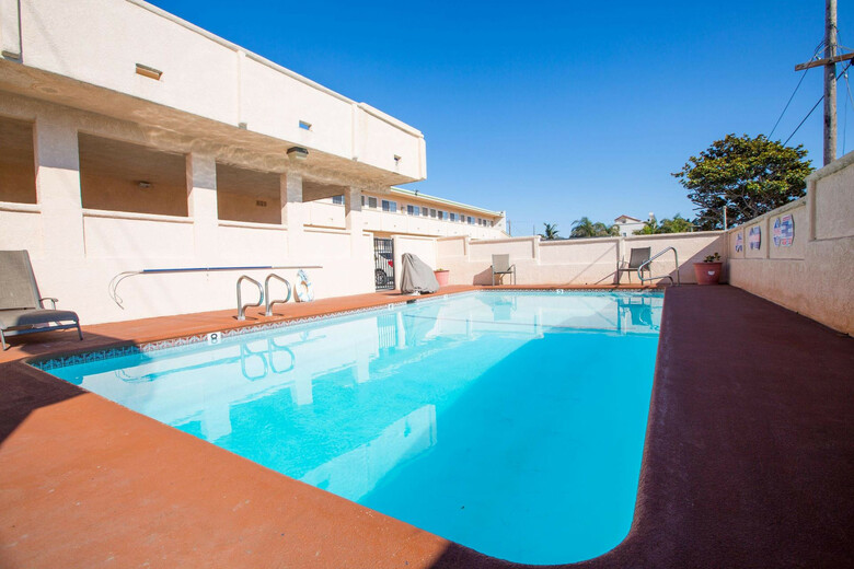 Hotel Beachwalker Inn & Suites
