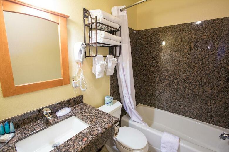 Hotel Beachwalker Inn & Suites