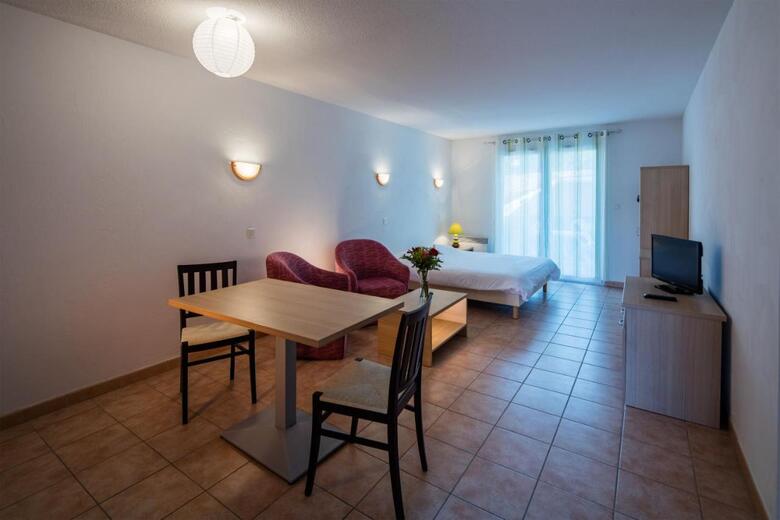 Aparthotel Le Domaine Du Golf D'albret Golf & Resort