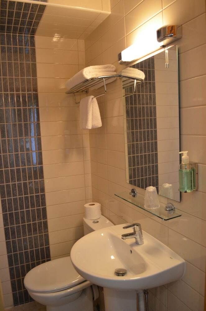 Gatwick Cambridge Hotel