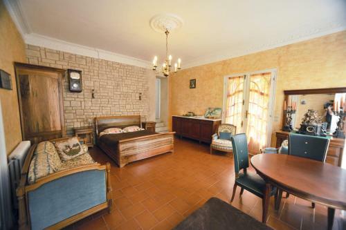 Hostal Domaine Du Vern