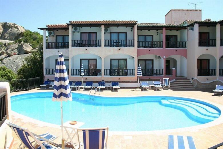 Hotel Club Li Graniti