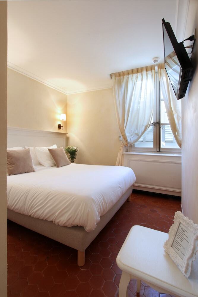 Hotel Les Quatre Dauphins