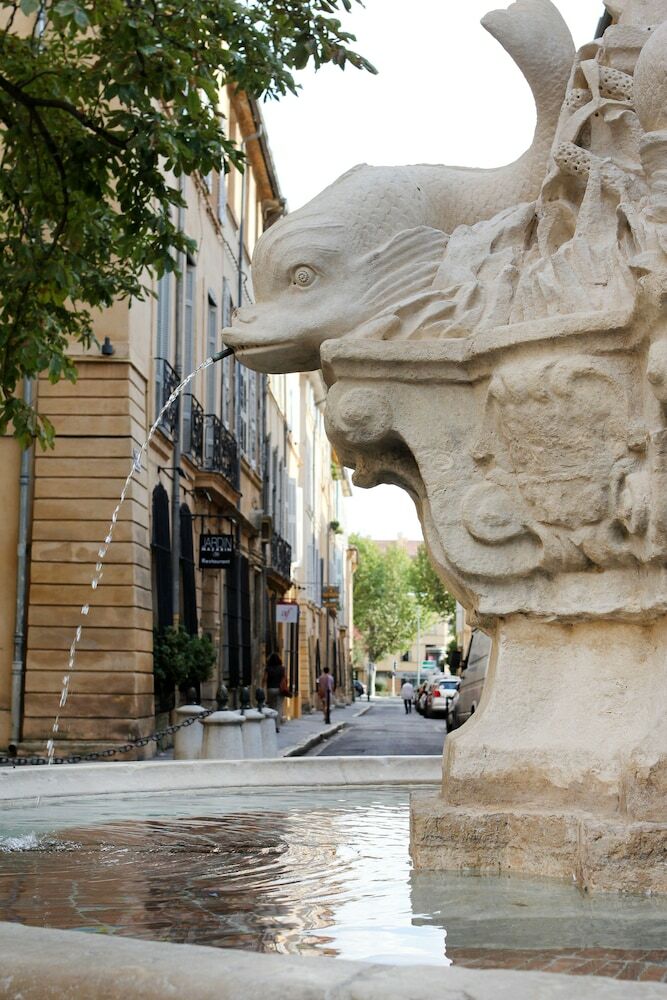Hotel Les Quatre Dauphins