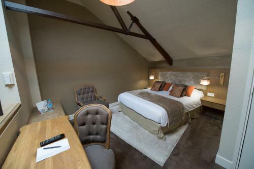 Hotel Chateau Du Clos De La Ribaudiere