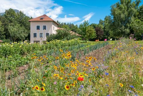 Bed & Breakfast "la Combe Fleurie" Appartements & Chambres