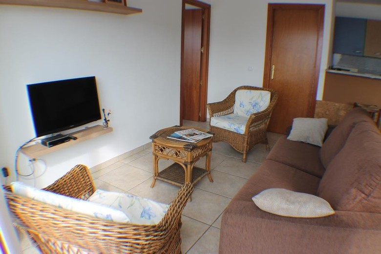 Agi Rodas Apartments