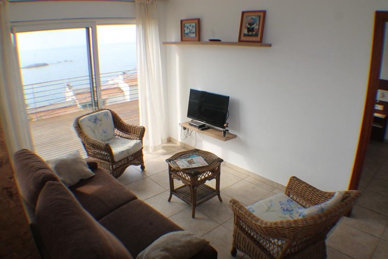 Agi Rodas Apartments
