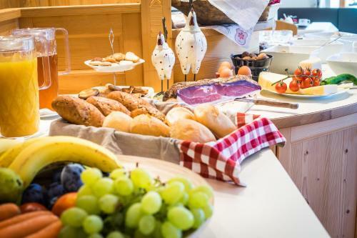 Hostal Monti Pallidi B&B Apartments