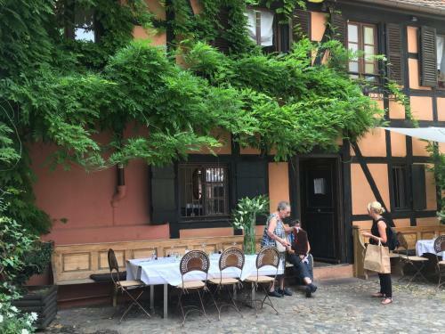 Hotel H�tel Restaurant Chut