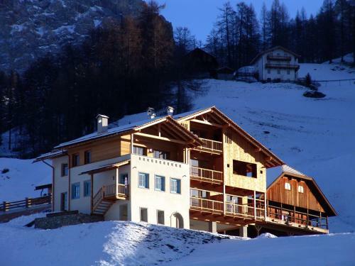 Apartments Serghela