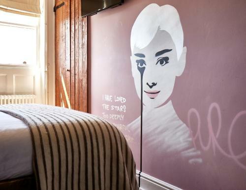 Artist Residence Hotel
