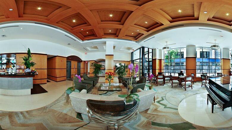 Hotel Giraffe