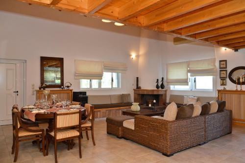 Dimeon Villa