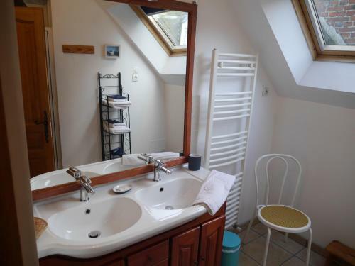 Bed & Breakfast Chambres D'h�tes Et Roulottes Le Clos Du Quesnay