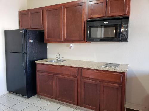 Motel Extend A Suites Victoria