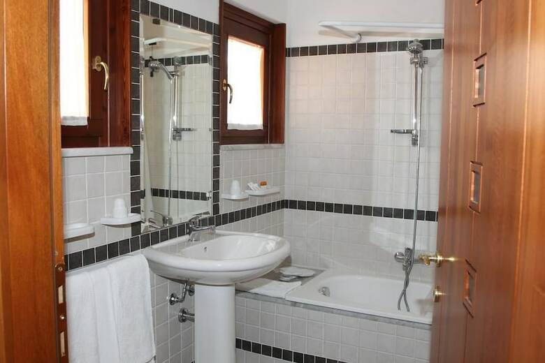 Hostal Castellinaria