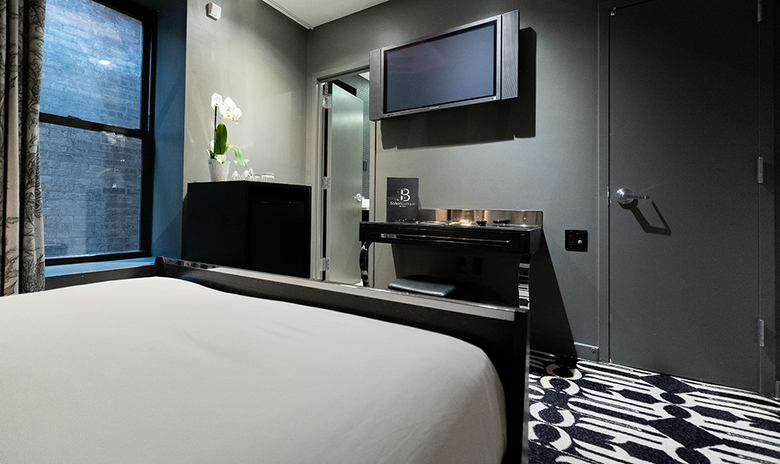 Hotel Night