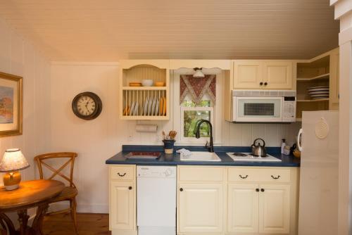 The Cottages At Cabot Cove