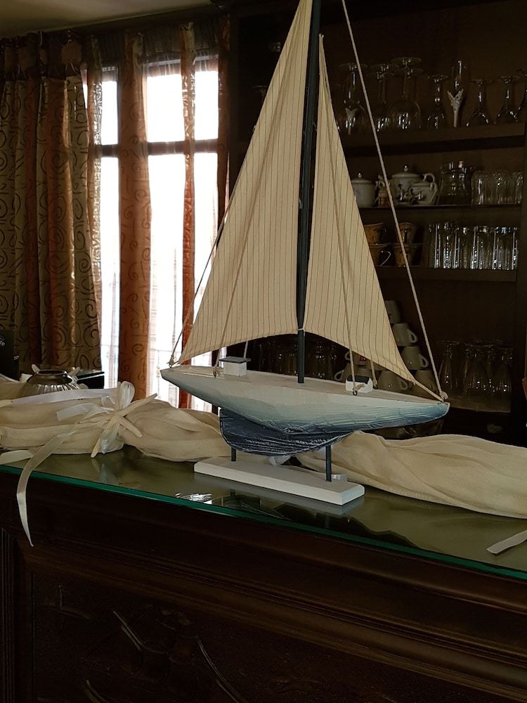 Hostal Epavlis Boutique