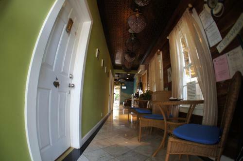 Bed & Breakfast Seascape Tropical Inn