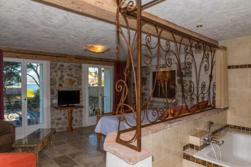 L' Escapade Hotel