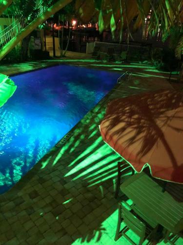 Motel Surf N' Sand