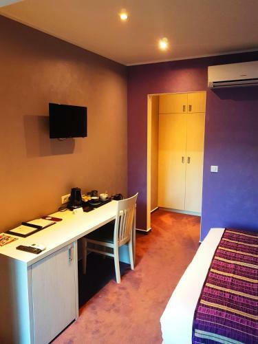 Irin Hotel