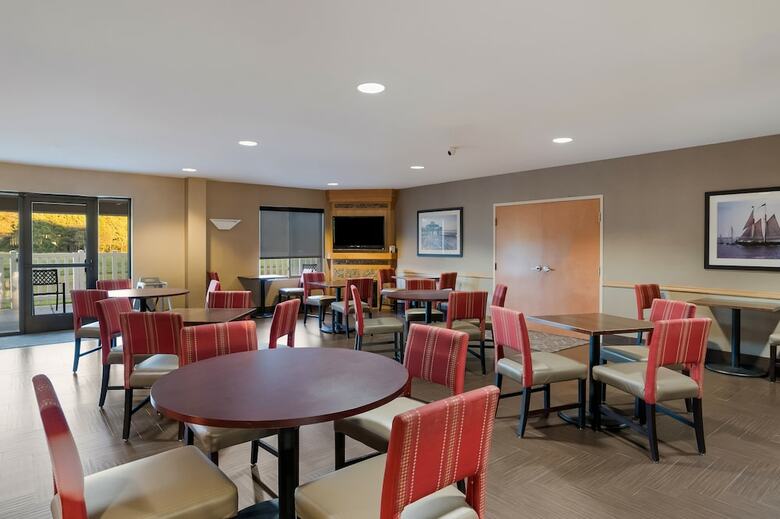 Hotel Comfort Suites Suffolk - Chesapeake