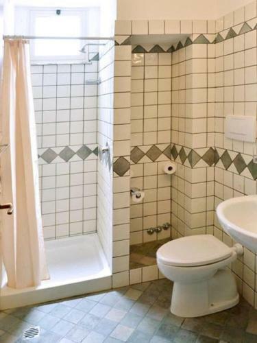 Gianni House Backpackers Hostel