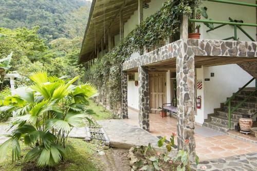 Lodge Bosque De Paz Reserva Biologica