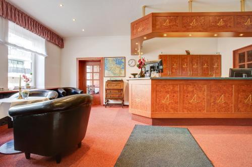 Hotel Consul