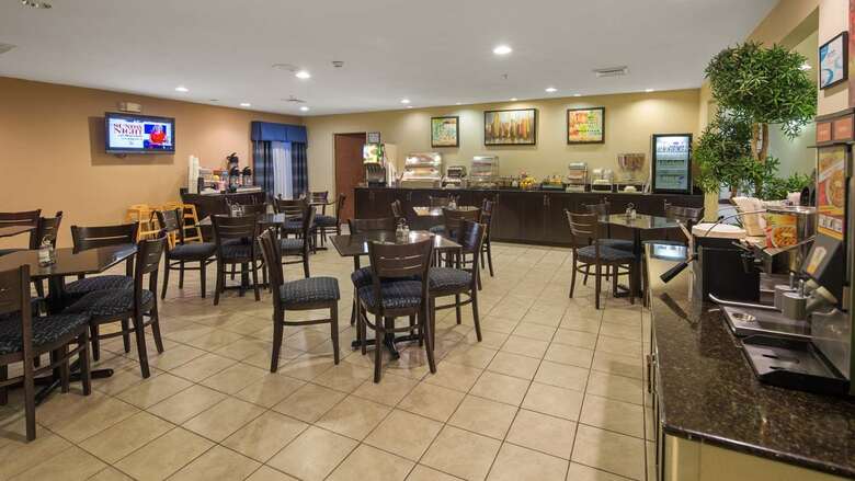 Best Western Roanoke Rapids Hotel & Suites