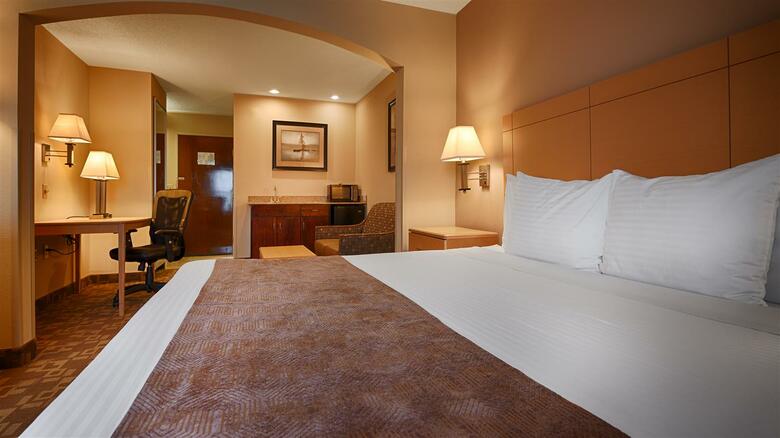 Best Western Roanoke Rapids Hotel & Suites