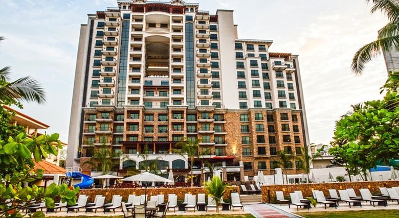 Hotel Croc's Casino Resort