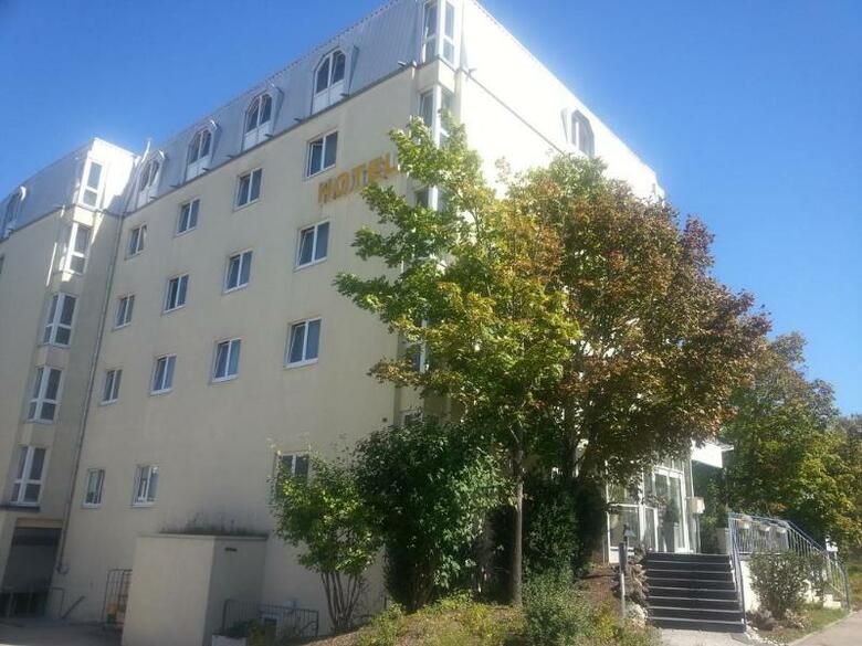 Golden Leaf Hotel Stuttgart Zuffenhausen