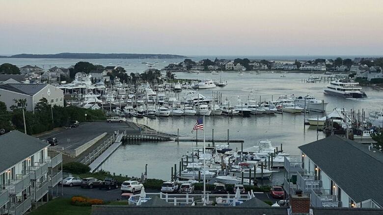Hotel Anchor In Distinctive Waterfront Lodging