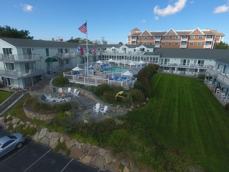 Hotel Anchor In Distinctive Waterfront Lodging
