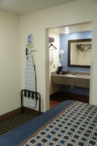 Theroff's Motel
