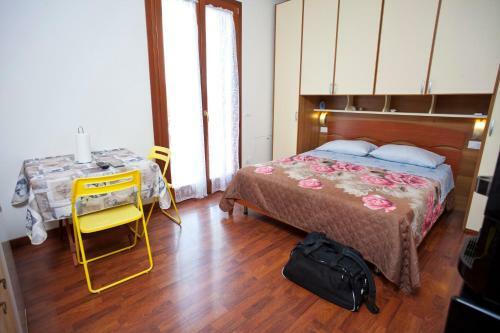 Hostal B&B By Max