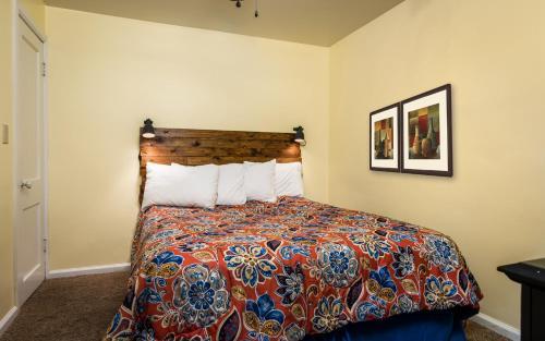 Aparthotel Lava Hot Springs Suites