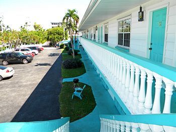 The Boathouse Motel