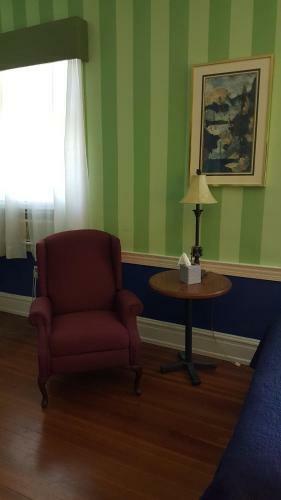 Morehead Manor Bed And Breakfast