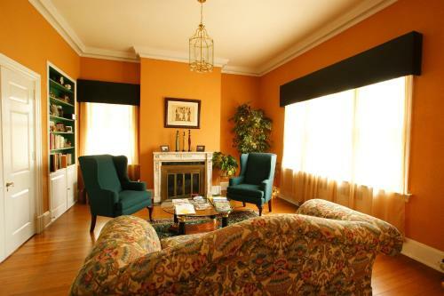 Morehead Manor Bed And Breakfast