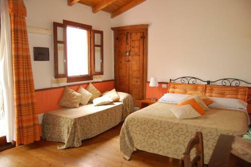 Hostal Agriturismo L'aglientu B&B